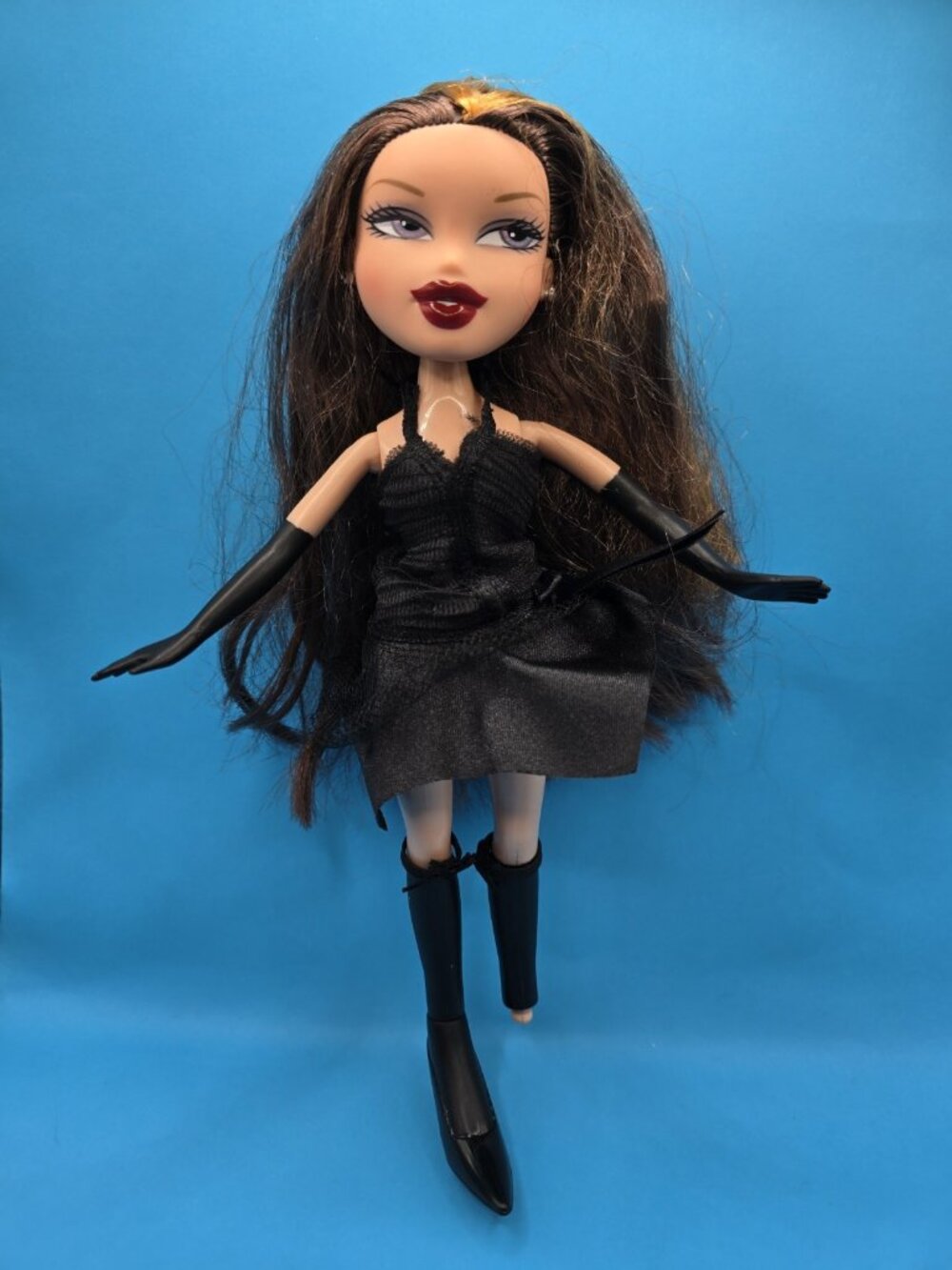Bratz Ooh La La Dana Doll 2005 MGA Missing LEFT foot/Shoe